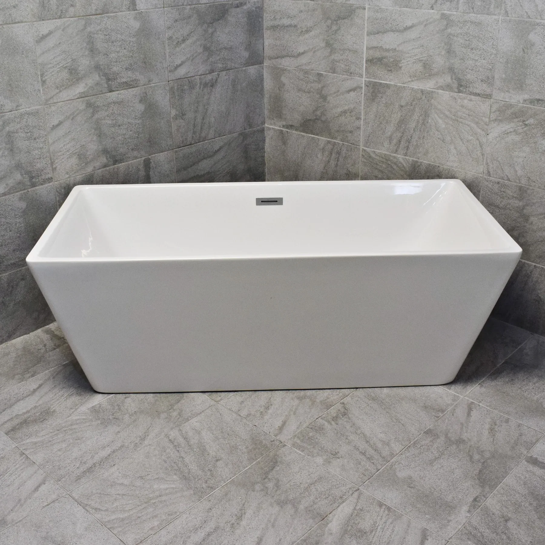 Guila Luxury Square Style With Slimline Rim Freestanding Bath 1600mm X 750mm 8 Guila Luxury Square Style With Slimline Rim Freestanding Bath 1600mm X 750mm - Image 6