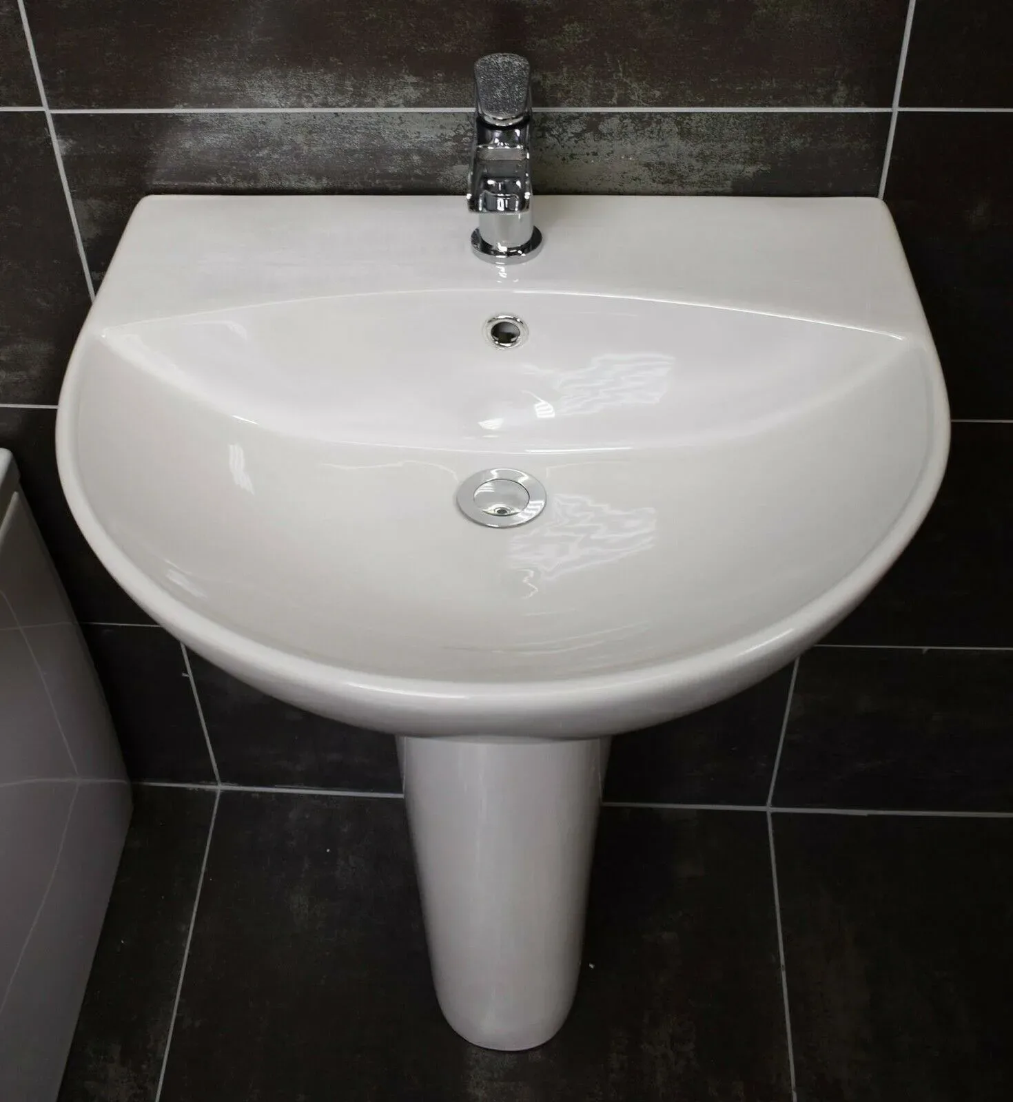 Compact Shower Bath Suite Inc. Screen + Taps + Whirlpool – Right Hand Option 9 Compact Shower Bath Suite Inc. Screen + Taps + Whirlpool – Right Hand Option - Image 7