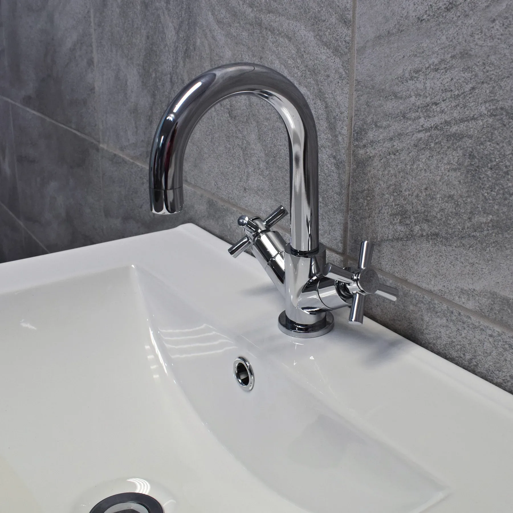 Derby Bathroom Suite Vanity Sink Unit + Toilet + Bath – Light Grey 8 Derby Bathroom Suite Vanity Sink Unit + Toilet + Bath – Light Grey - Image 6