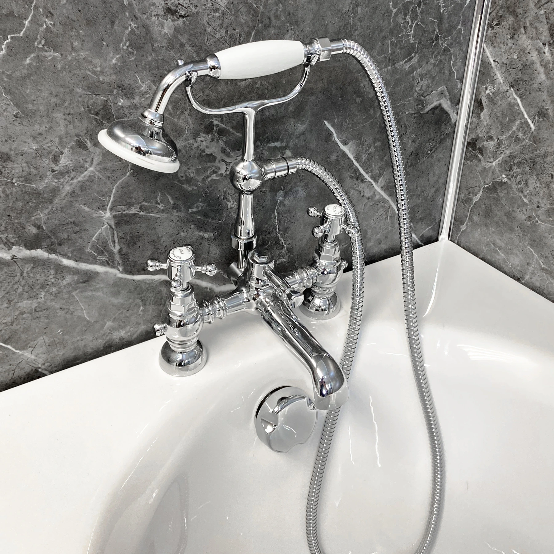 Carlton Imelda Traditional Complete Bathroom Suite Inc Anti Slip Bath + Taps 9 Carlton Imelda Traditional Complete Bathroom Suite Inc Anti Slip Bath + Taps - Image 7