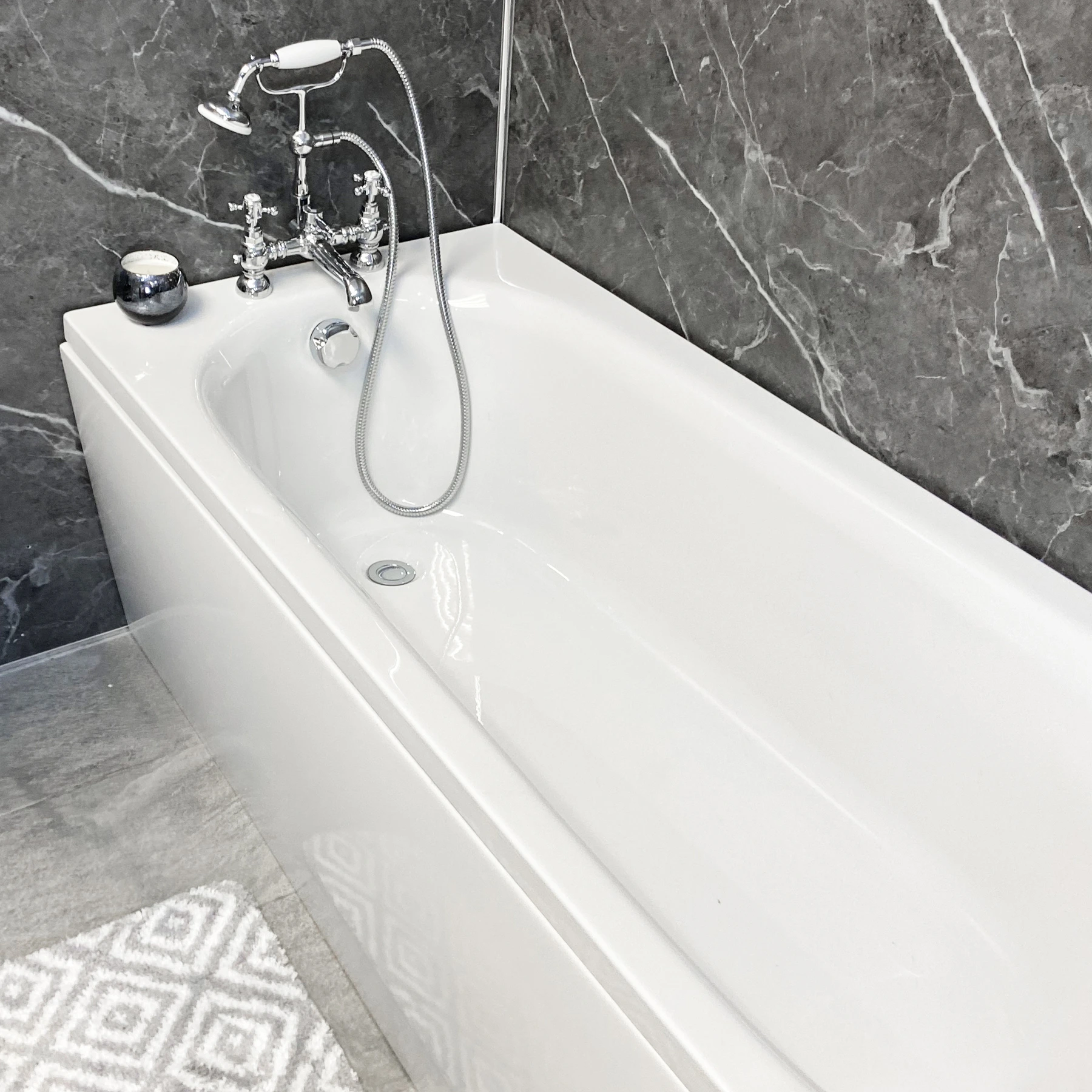 Carlton Imelda Traditional Complete Bathroom Suite Inc Anti Slip Bath + Taps 5 Carlton Imelda Traditional Complete Bathroom Suite Inc Anti Slip Bath + Taps - Image 3