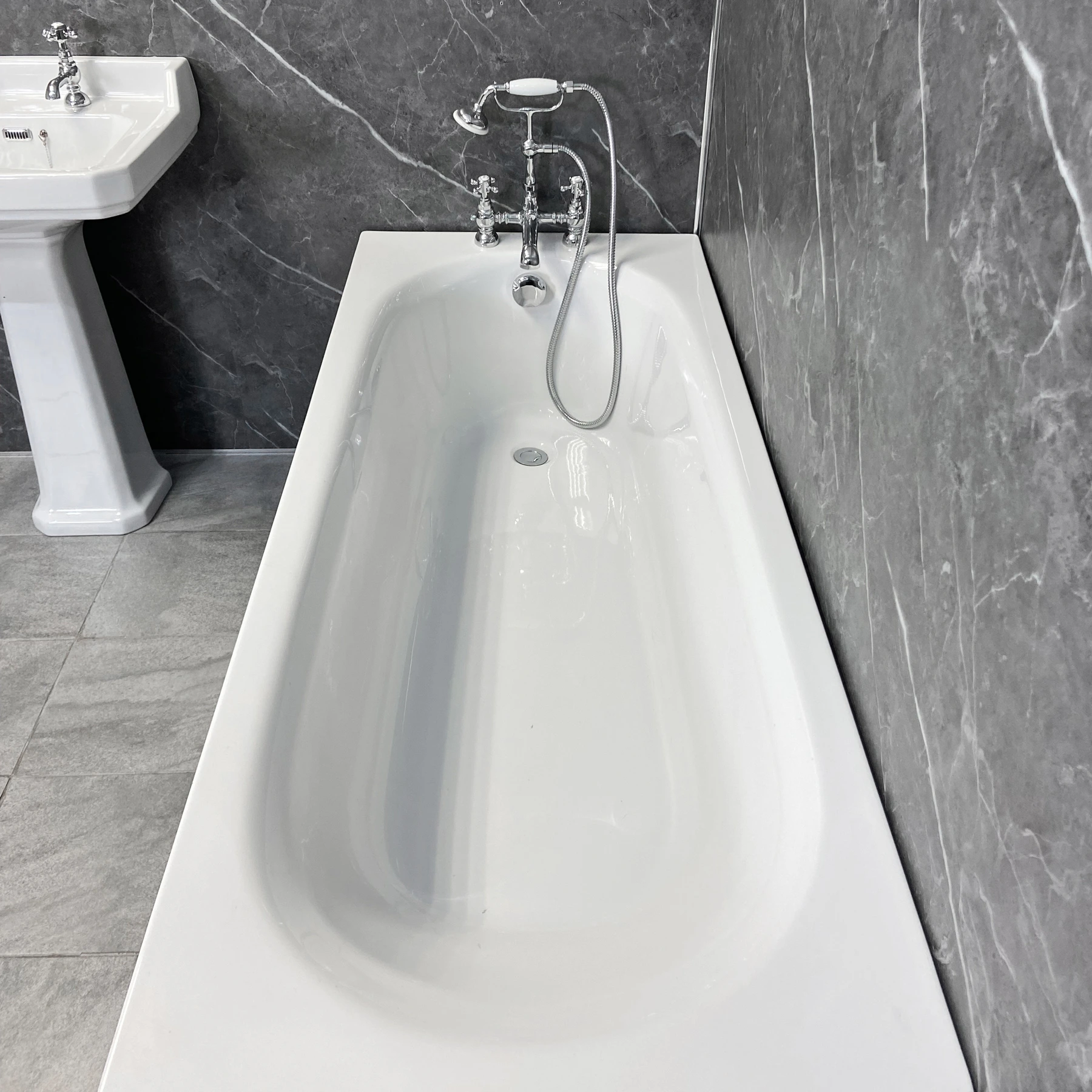 Carlton Imelda Complete Traditional Bathroom Suite With Dark Grey Bath Panel 7 Carlton Imelda Complete Traditional Bathroom Suite With Dark Grey Bath Panel - Image 5