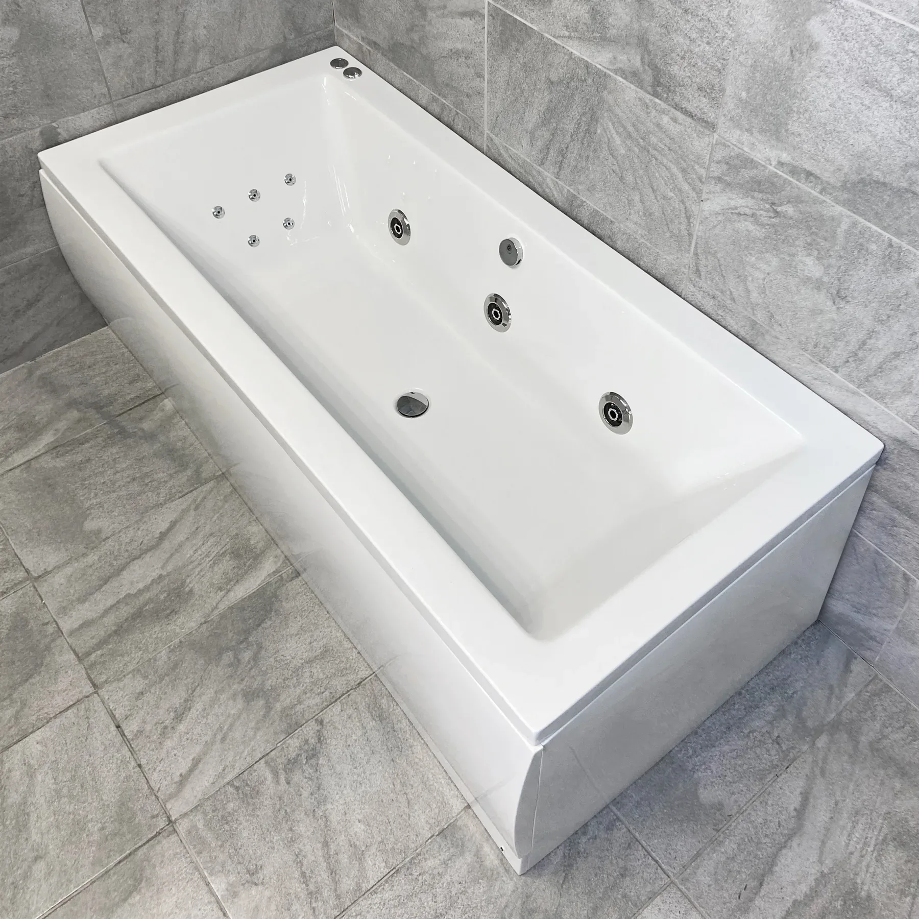 1800 X 800mm Large Whirlpool Acrylic Spa Bath – 6 Jet / 11 Jet With Light Option 6 1800 X 800mm Large Whirlpool Acrylic Spa Bath – 6 Jet / 11 Jet With Light Option - Image 4