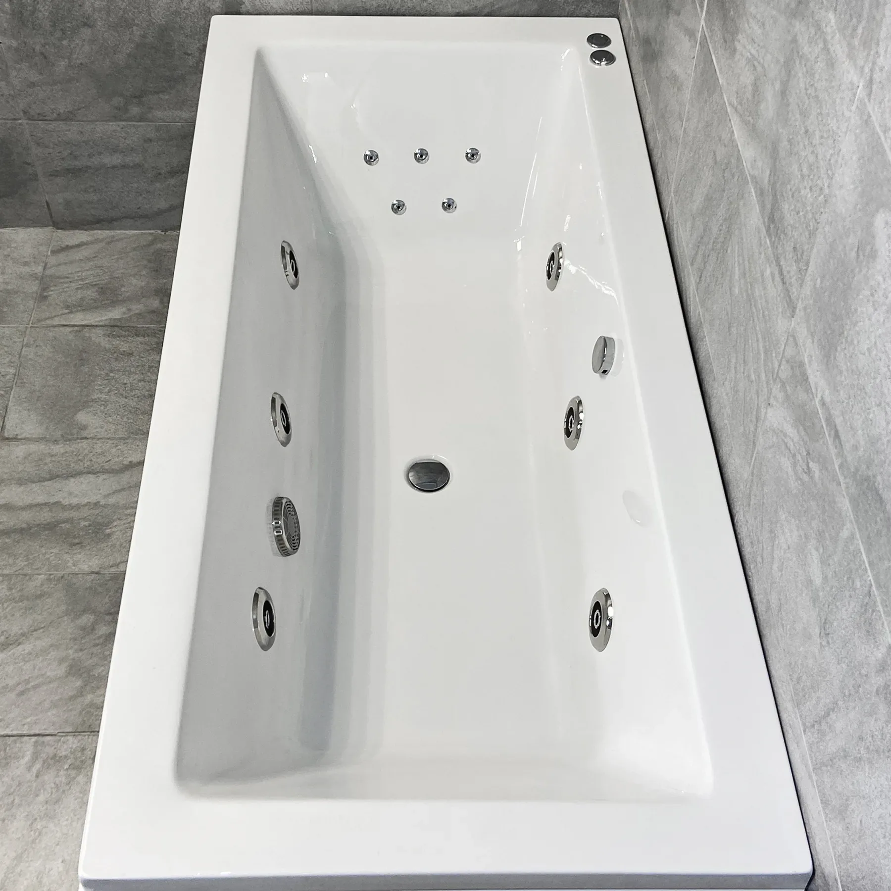 1800 X 800mm Large Whirlpool Acrylic Spa Bath – 6 Jet / 11 Jet With Light Option 5 1800 X 800mm Large Whirlpool Acrylic Spa Bath – 6 Jet / 11 Jet With Light Option - Image 3