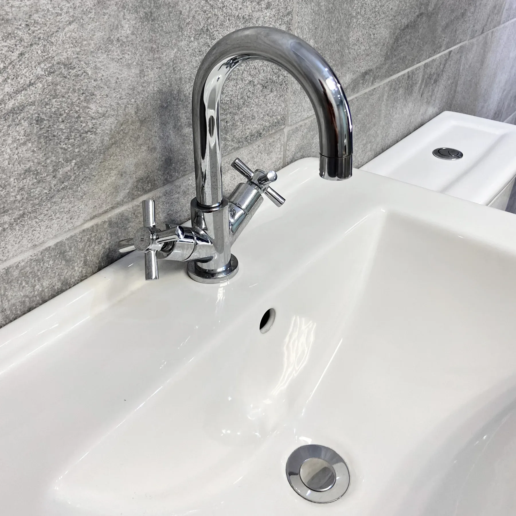 Harriet Art Deco Style Basin & Toilet Set Bathroom Suite Traditional Style 5 Harriet Art Deco Style Basin & Toilet Set Bathroom Suite Traditional Style - Image 3