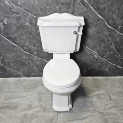 Legend Traditional Victorian Style Close Coupled Toilet With Soft Close Seat