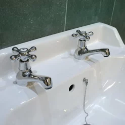 Petworth Traditional Roll Top Bath Suite High Level Toilet Bathroom Suite 13 Petworth Traditional Roll Top Bath Suite High Level Toilet Bathroom Suite -UK Bathroom Products Sales 2024 Petworth roll top bath Silvia sink taps jpg