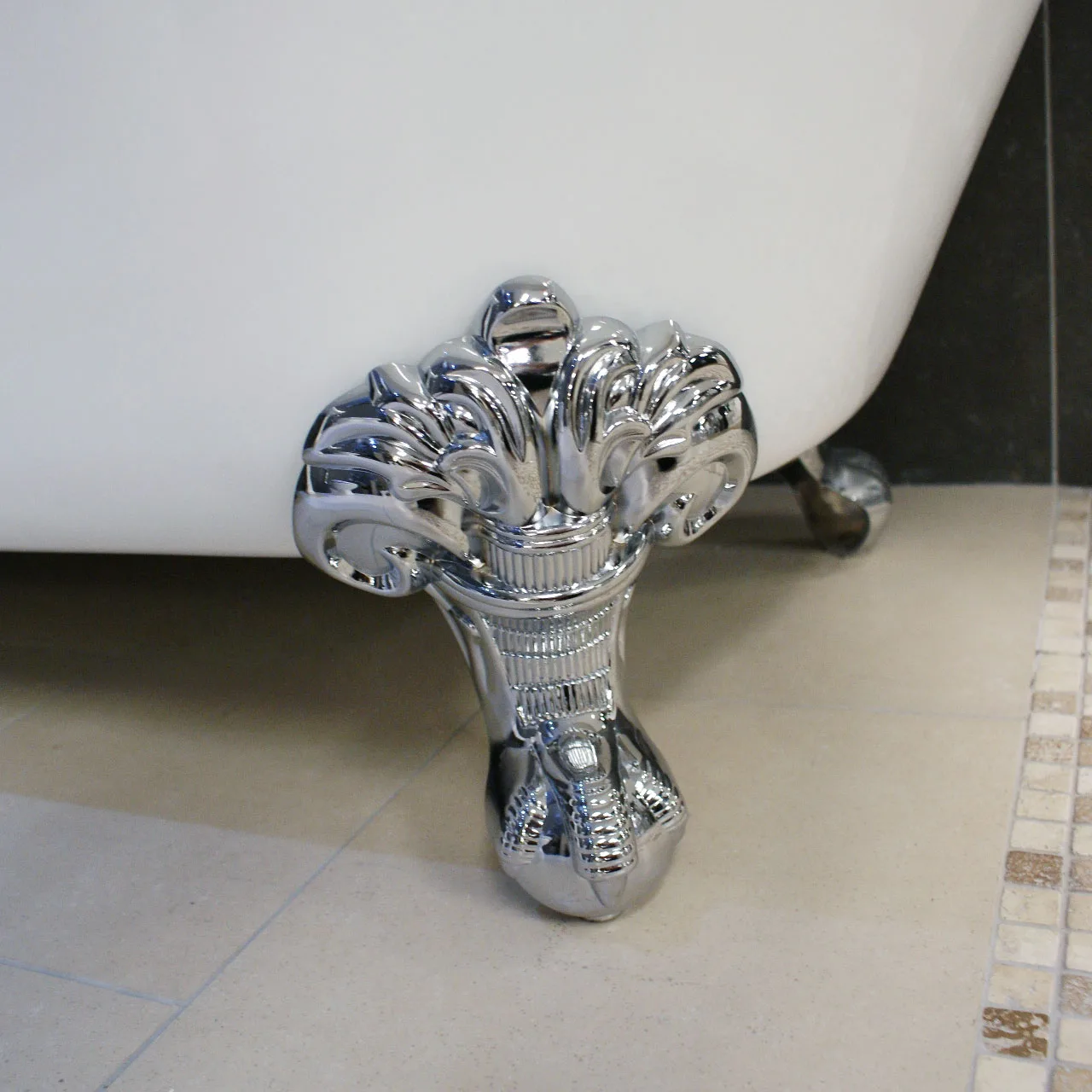 Petworth Traditional Roll Top Bath Suite High Level Toilet Bathroom Suite 6 Petworth Traditional Roll Top Bath Suite High Level Toilet Bathroom Suite - Image 4