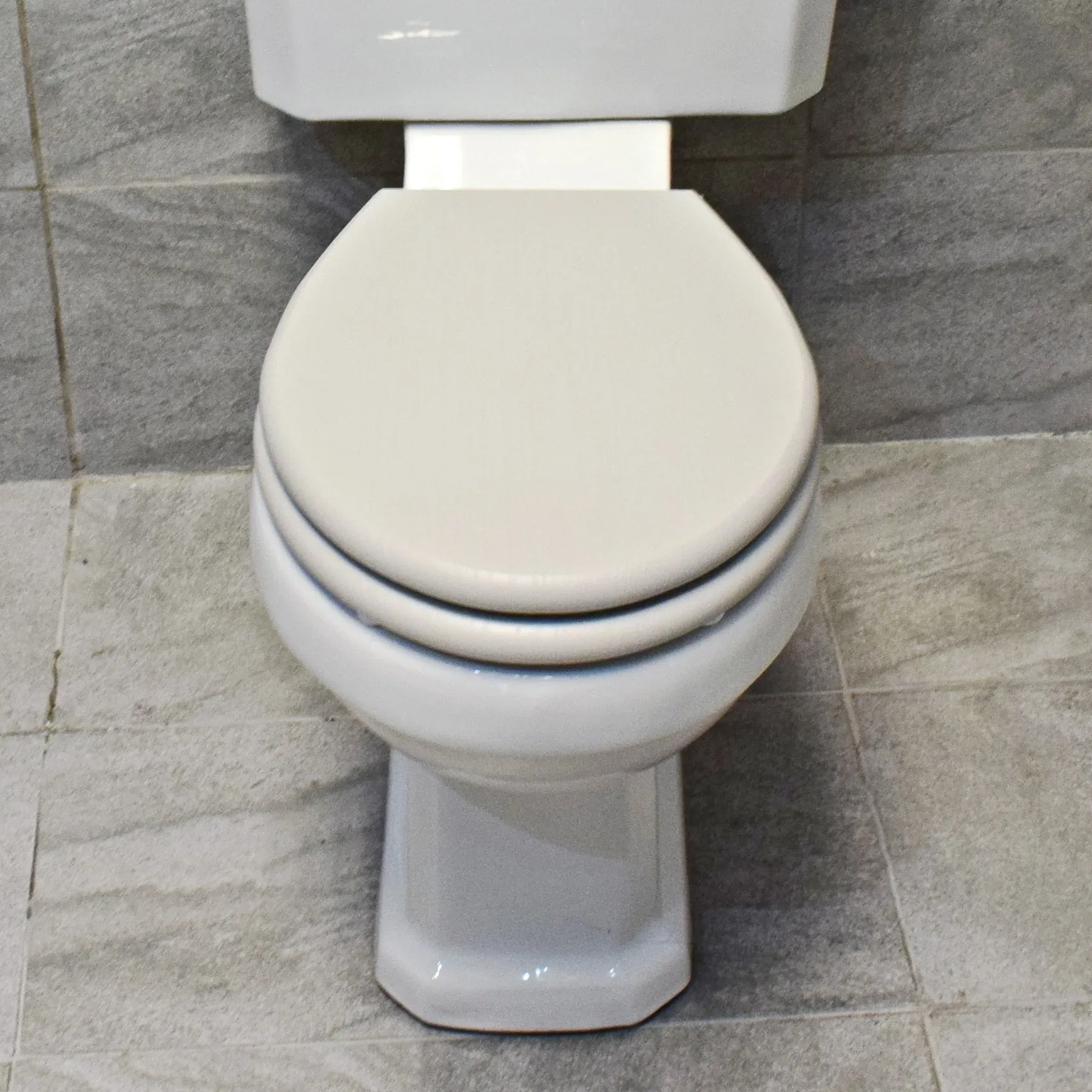 Derby Solid MDF Soft Close Toilet Seats – Available In 3 Colours 9 Derby Solid MDF Soft Close Toilet Seats – Available In 3 Colours - Image 7