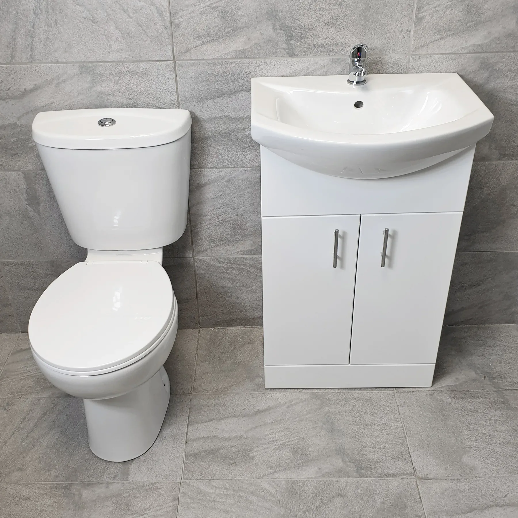 1700mm Bathroom Bath Suite With 550mm Vanity Basin & Toilet Set Inc Taps 4 1700mm Bathroom Bath Suite With 550mm Vanity Basin & Toilet Set Inc Taps - Image 2