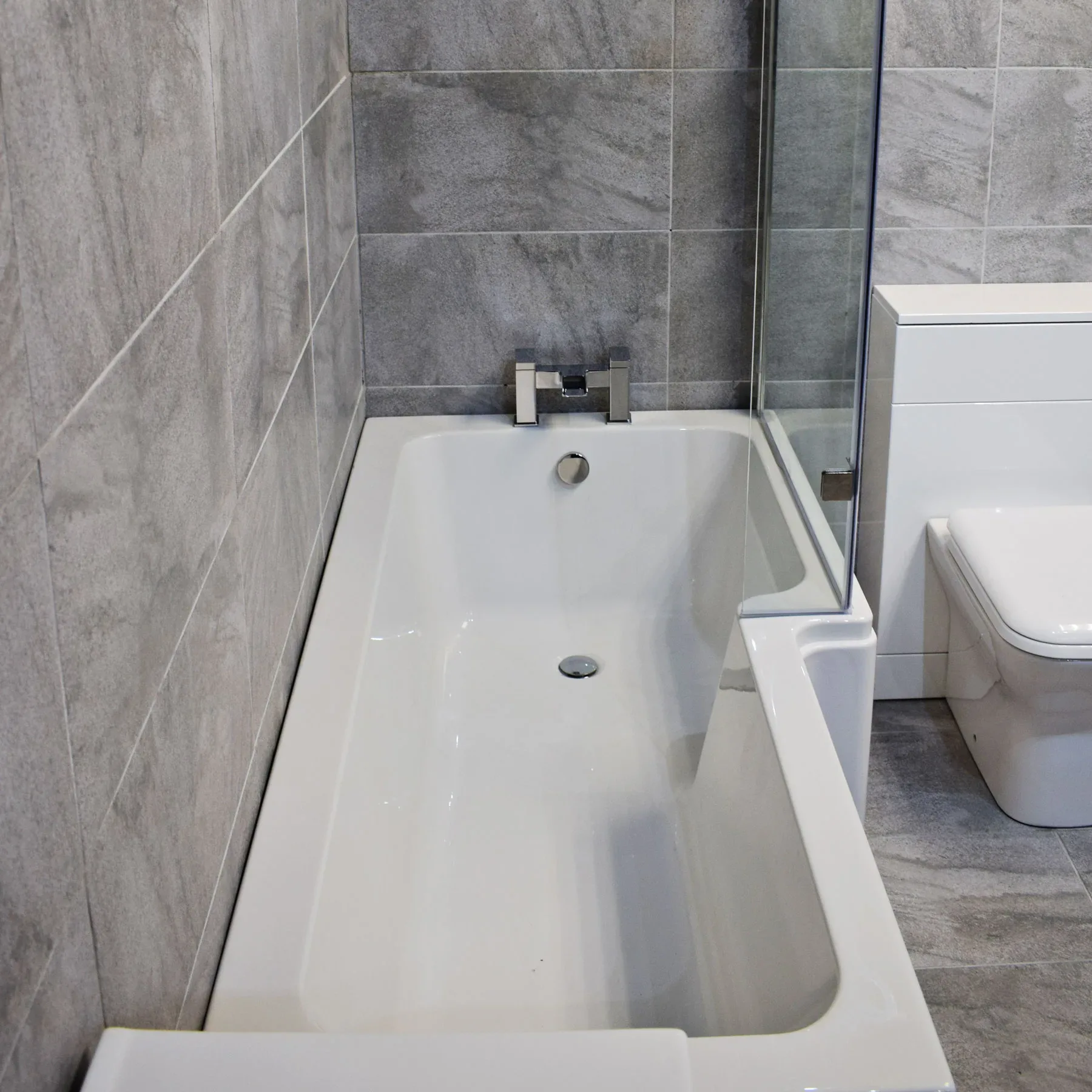 Vadar L Shape Showerbath Suite 1000mm Vanity Unit Basin + Toilet Set RIGHT HAND 8 Vadar L Shape Showerbath Suite 1000mm Vanity Unit Basin + Toilet Set RIGHT HAND - Image 6