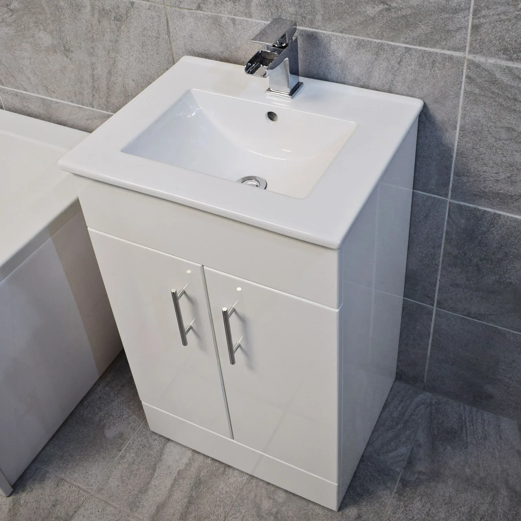 Vadar L Shape Showerbath Suite 1000mm Vanity Unit Basin + Toilet Set RIGHT HAND 5 Vadar L Shape Showerbath Suite 1000mm Vanity Unit Basin + Toilet Set RIGHT HAND - Image 3