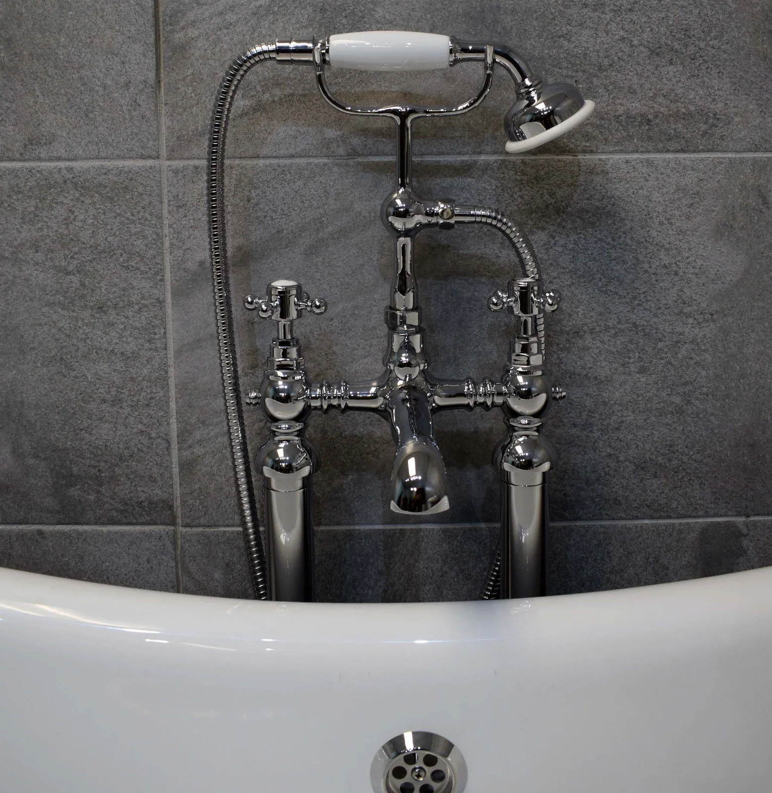 Double Ended Freestanding Slipper Bath Roll Top Traditional Style Ball + Claw 8 Double Ended Freestanding Slipper Bath Roll Top Traditional Style Ball + Claw - Image 6